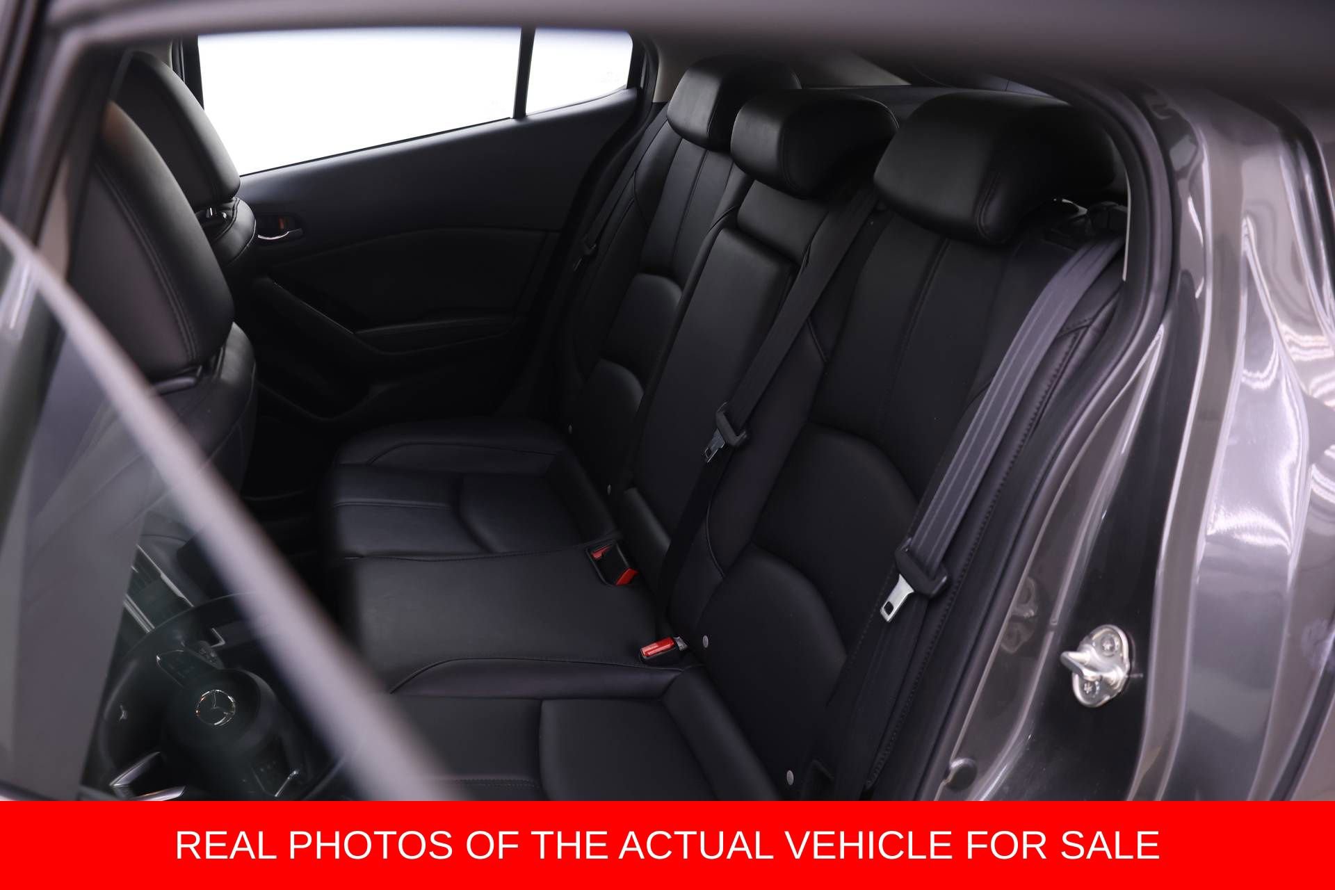 Used 2018 MAZDA MAZDA3 Touring FWD image 11