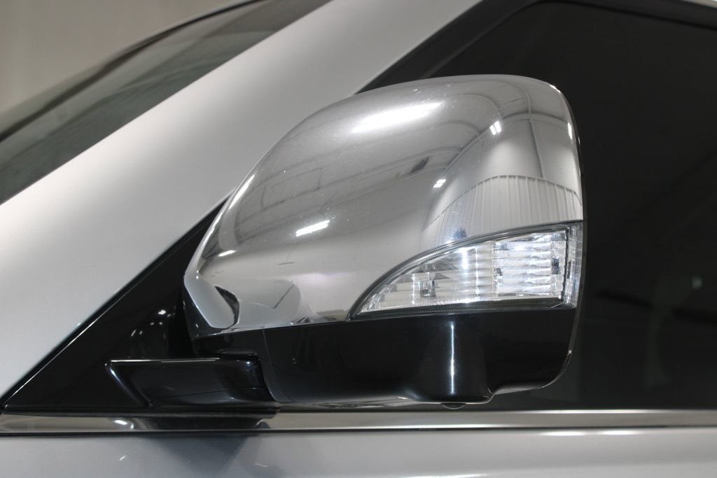 Used 2018 Nissan Armada Platinum w/ Captain Seat Package image 17