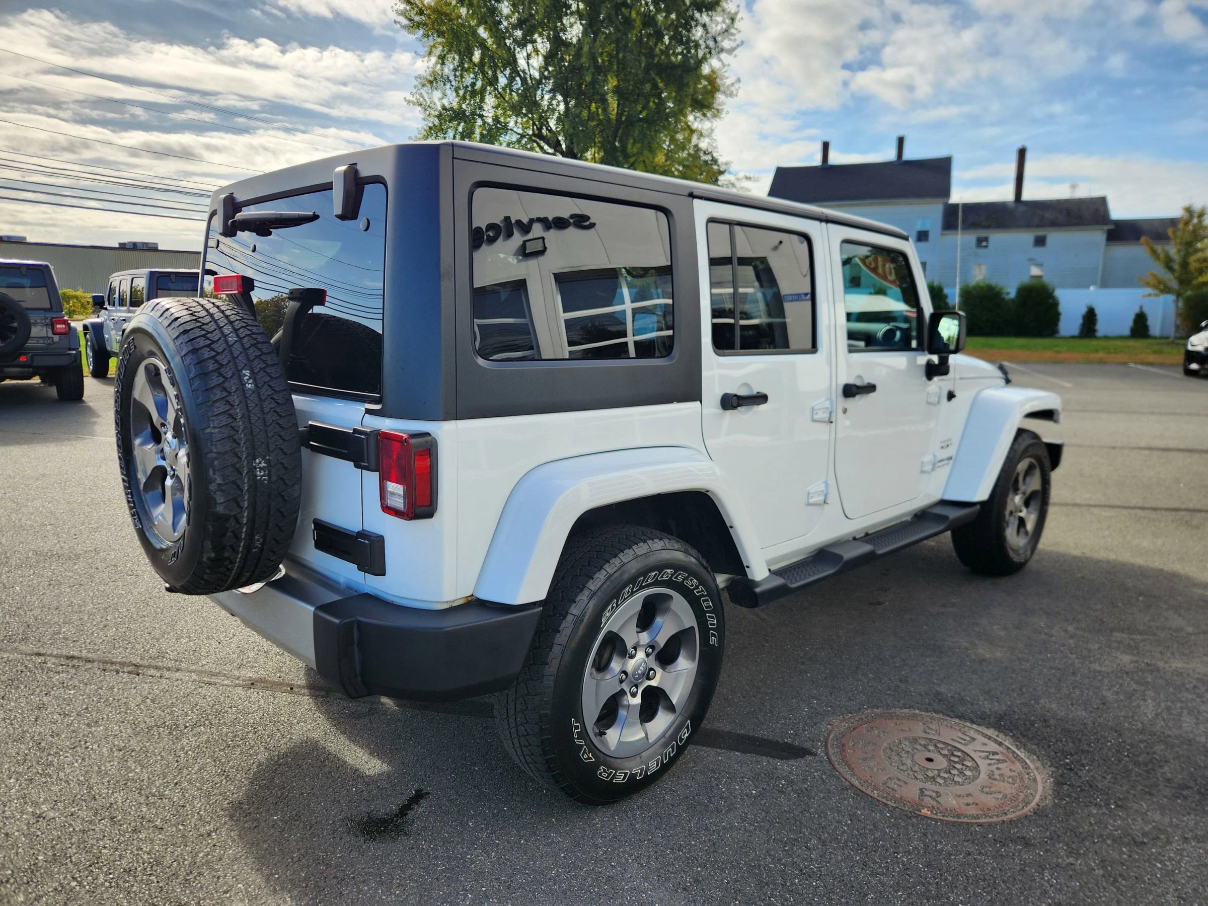 Used 2018 Jeep Wrangler Unlimited Sahara image 14