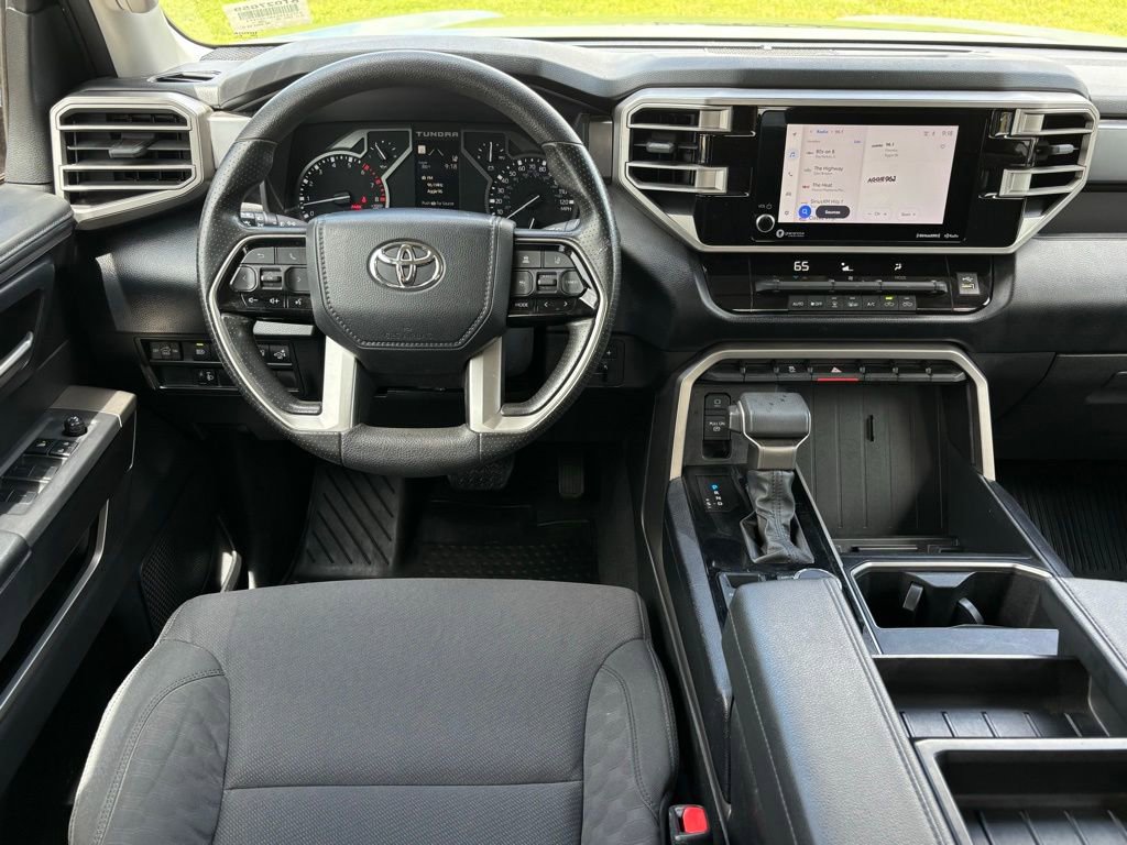 Used 2022 Toyota Tundra SR5 w/ SR5 Convenience Package image 10