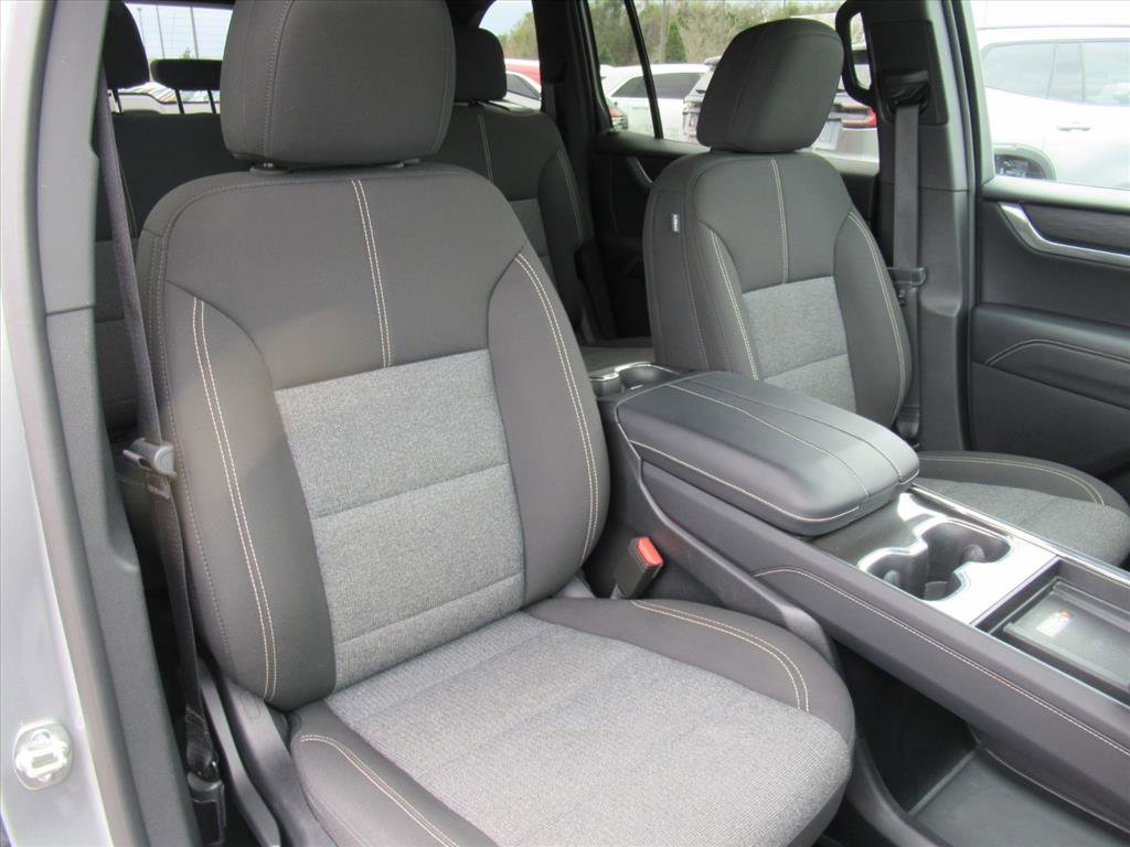 Used 2025 GMC Acadia Elevation image 8