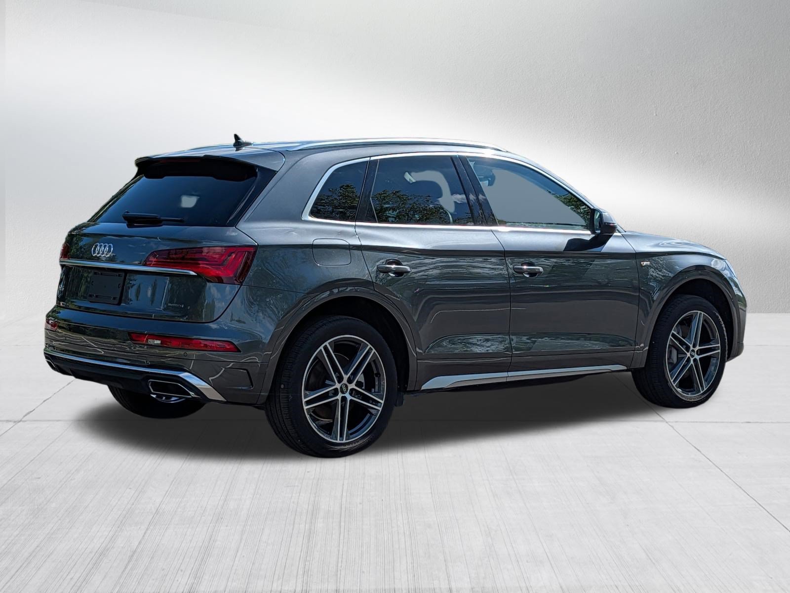 Used 2023 Audi Q5 e Premium Plus w/ Premium Plus Package AWD/4WD image 7