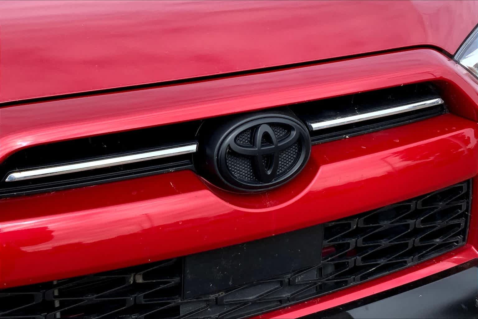 Certified 2021 Toyota 4Runner Venture w/ Moonroof Package AWD/4WD image 30