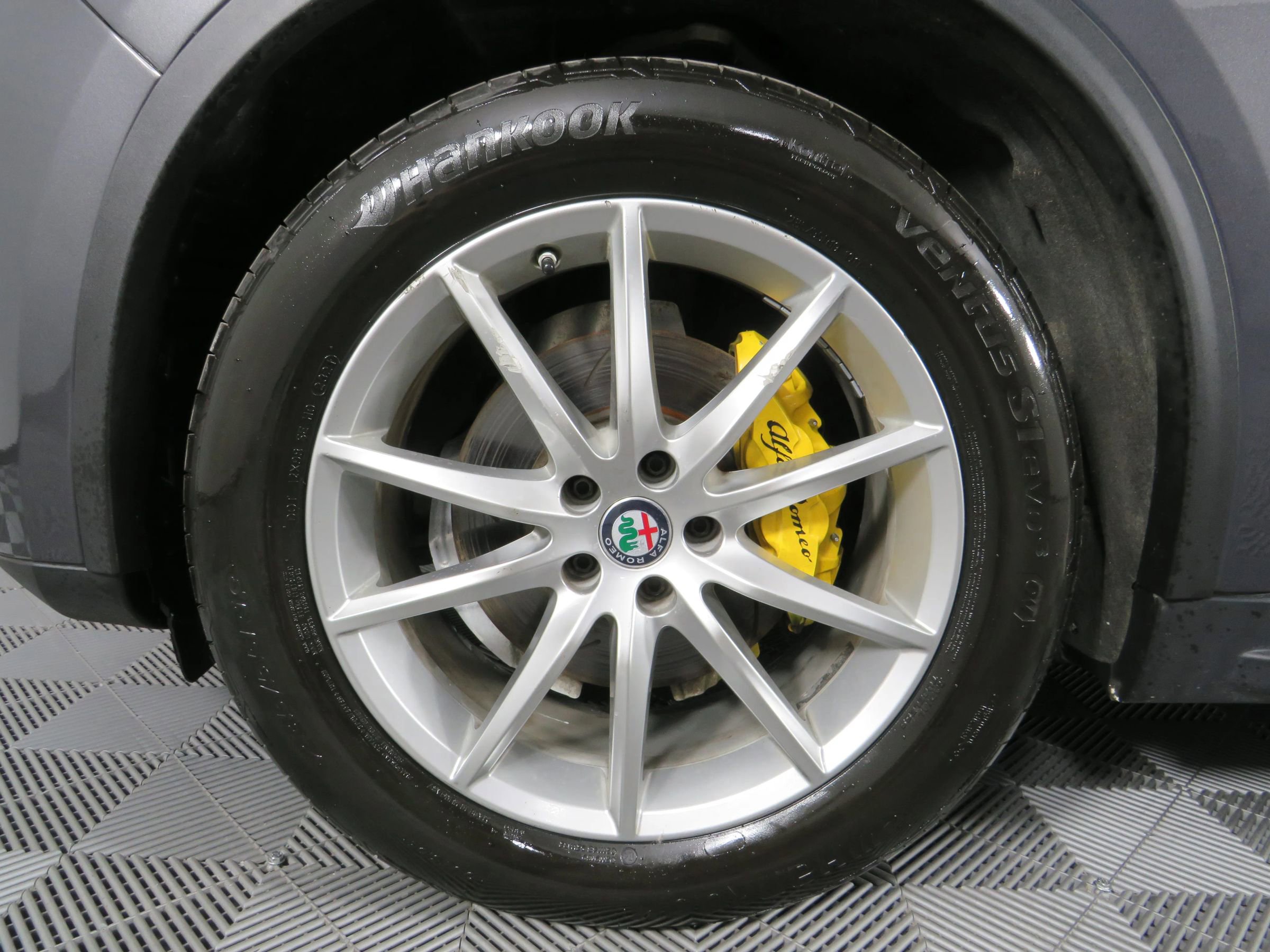 Used 2018 Alfa Romeo Stelvio Ti image 47