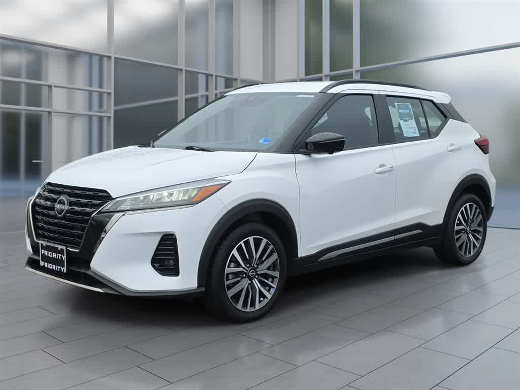 Used 2024 Nissan Kicks SR
