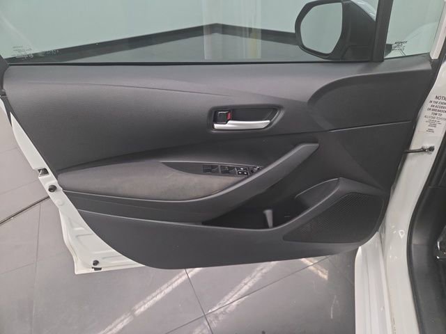 Used 2021 Toyota Corolla LE image 11
