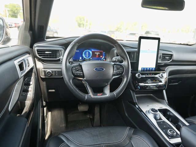 Used 2022 Ford Explorer ST w/ ST Street Pack image 15