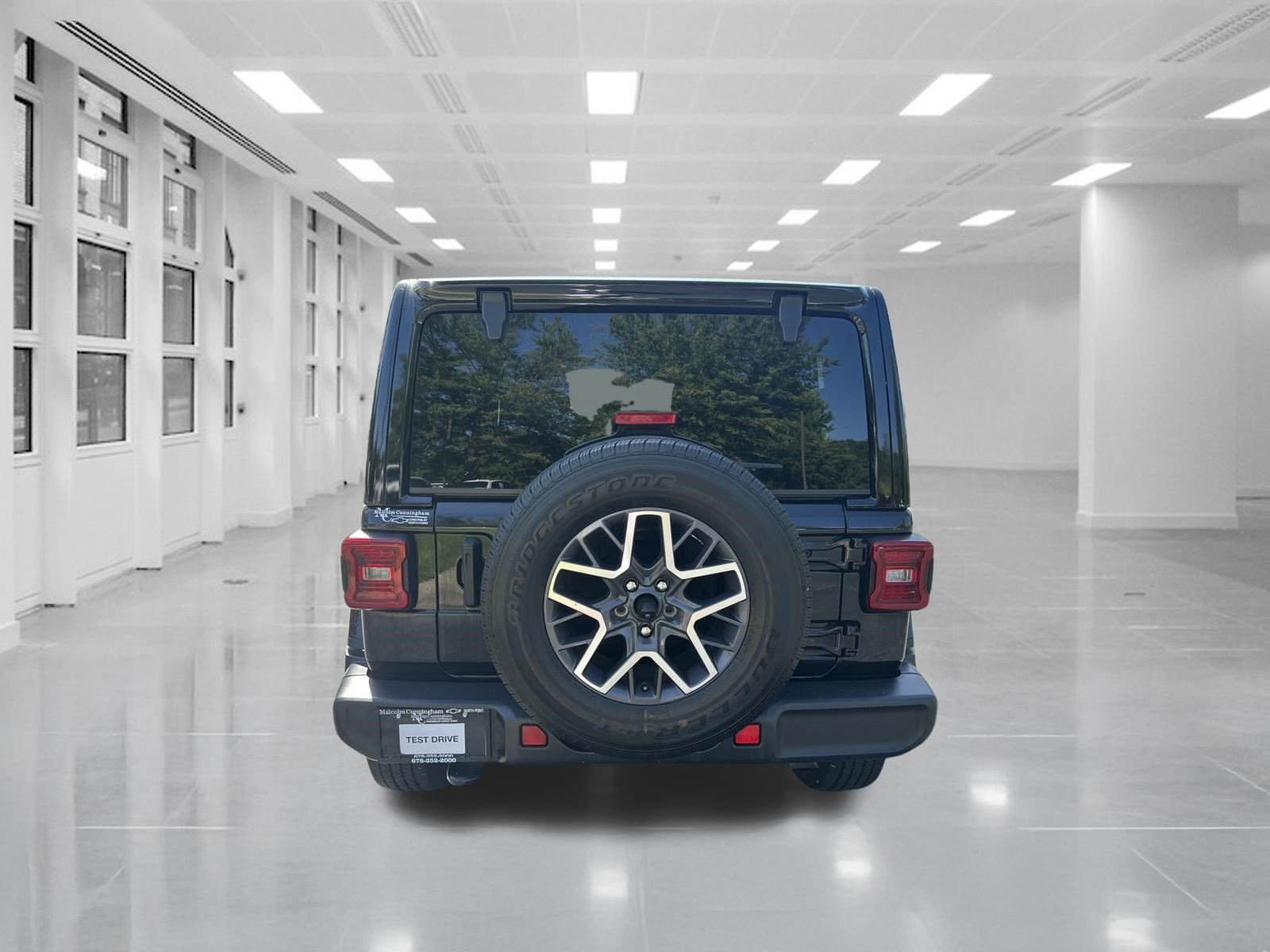 Used 2021 Jeep Wrangler Unlimited Sahara AWD/4WD image 6