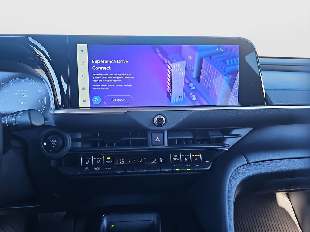 Certified 2025 Toyota Crown Signia image 14