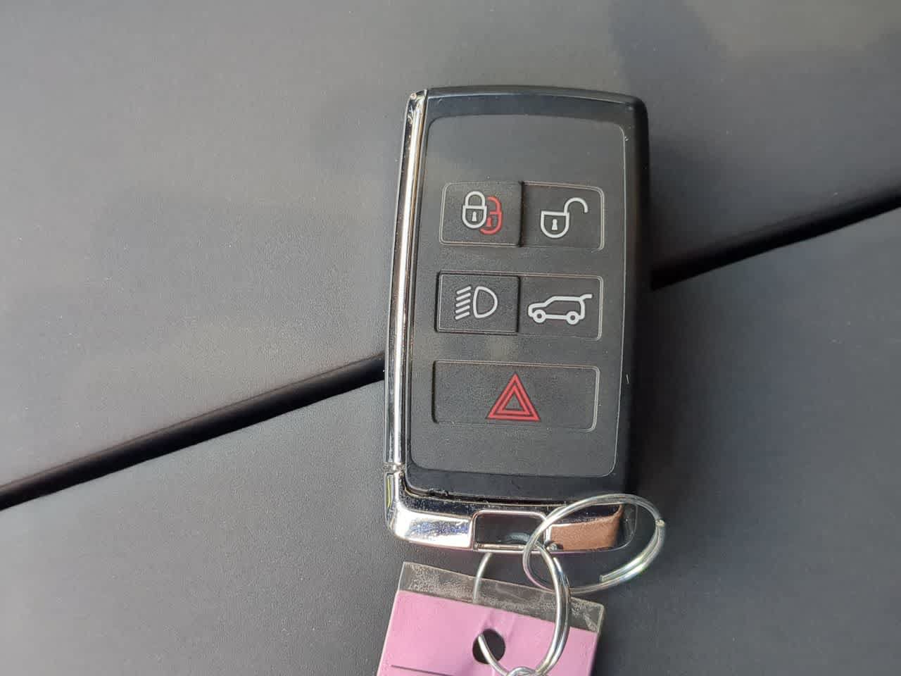 Certified 2026 Land Rover Range Rover Velar Dynamic SE AWD/4WD image 38