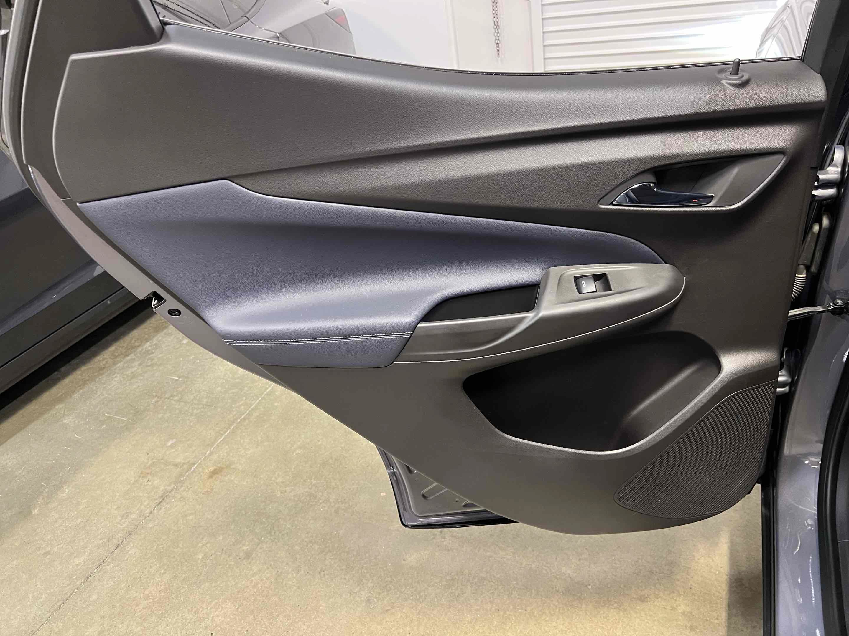 Used 2022 Chevrolet Bolt EUV LT w/ Convenience Package FWD image 73