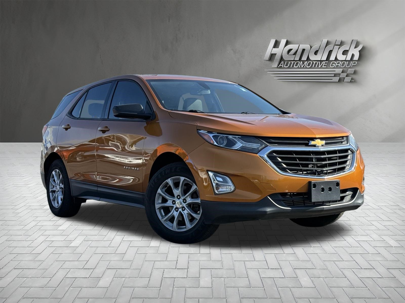 Used 2018 Chevrolet Equinox LS FWD image 2