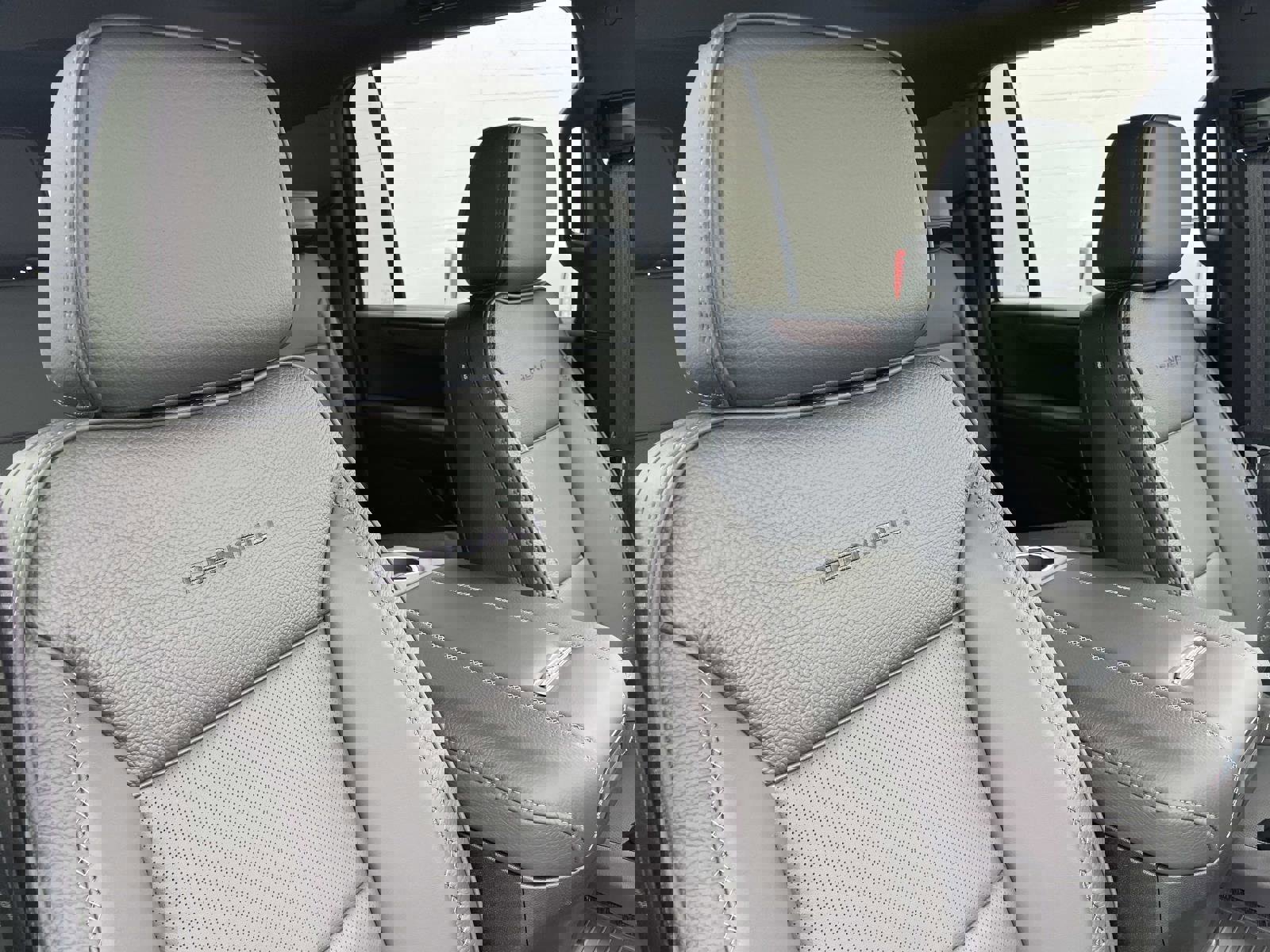 New 2026 GMC Yukon XL Denali w/ Sun & Power Step Package image 27