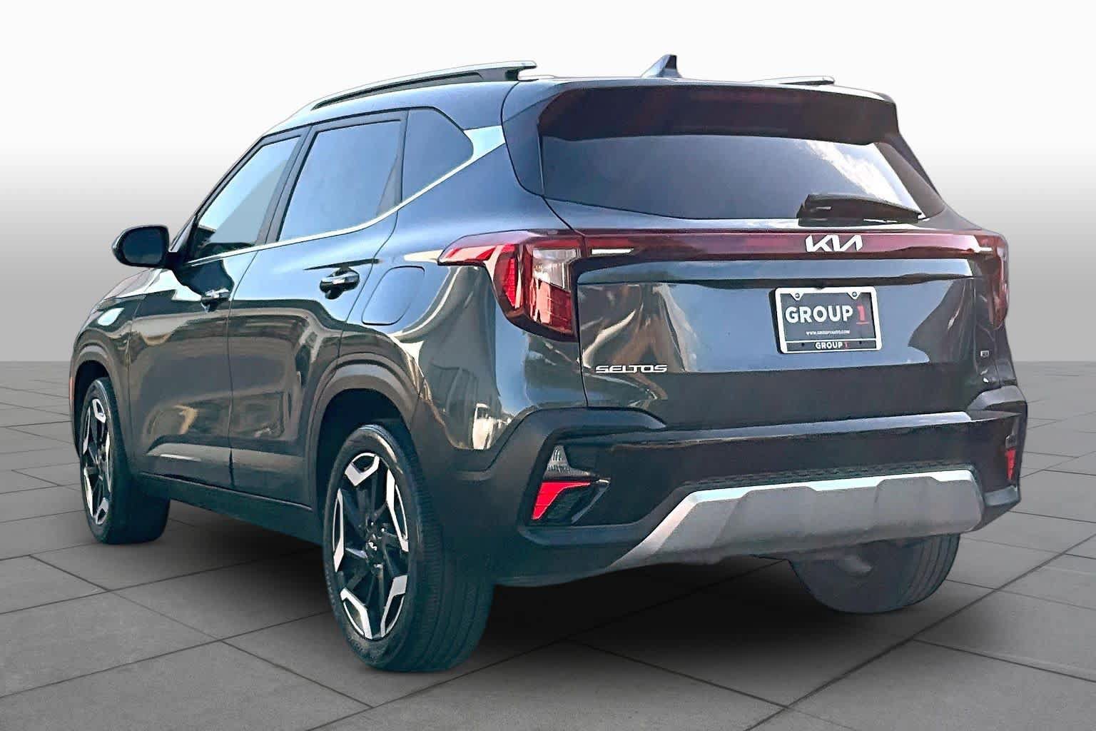 Used 2024 Kia Seltos SX w/ SX Sunroof Package AWD/4WD image 12