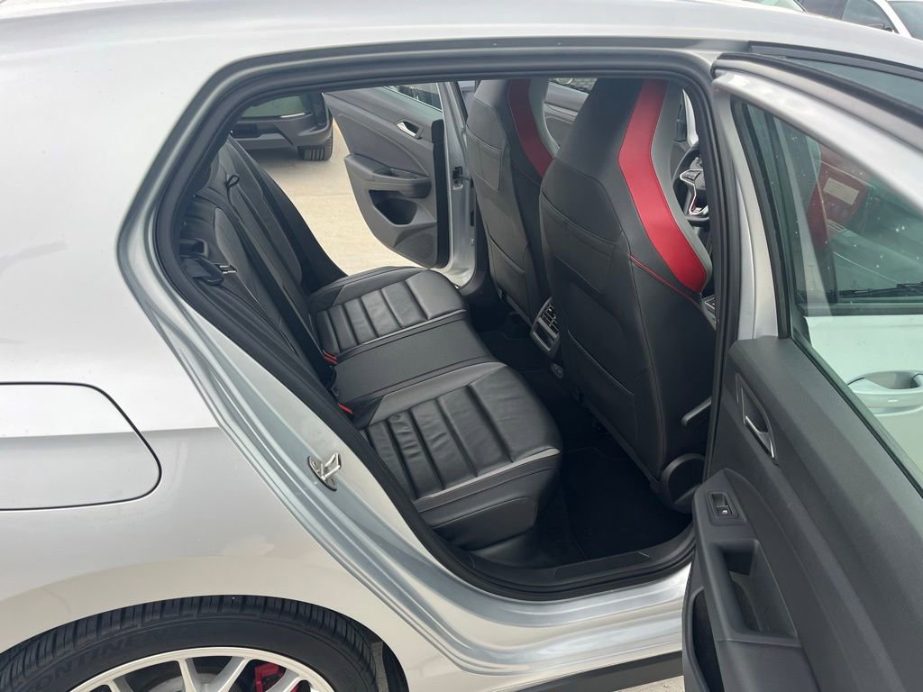 Used 2022 Volkswagen GTI SE FWD image 15