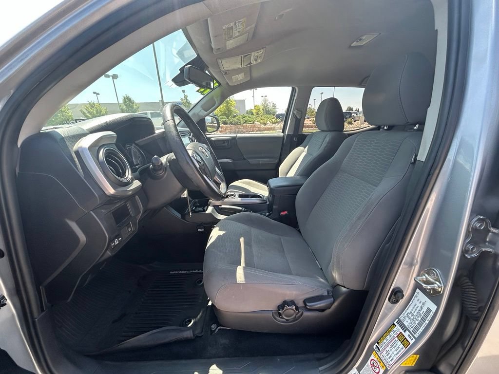 Used 2019 Toyota Tacoma SR5 AWD/4WD image 13