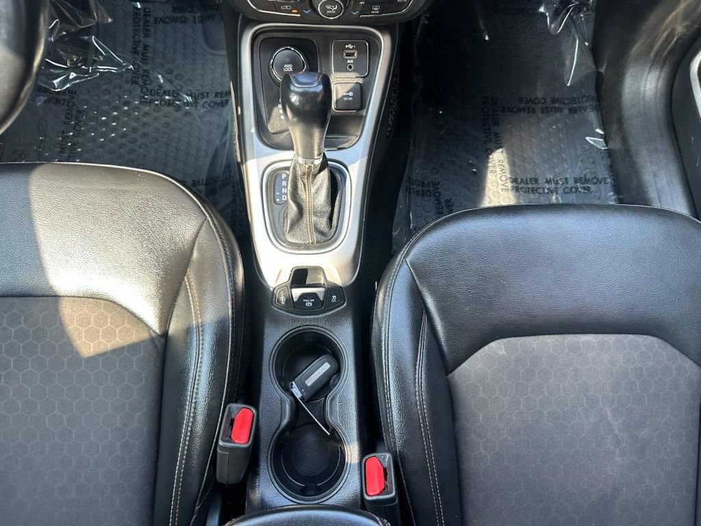 Used 2020 Jeep Compass Latitude w/ Cold Weather Group AWD/4WD image 35