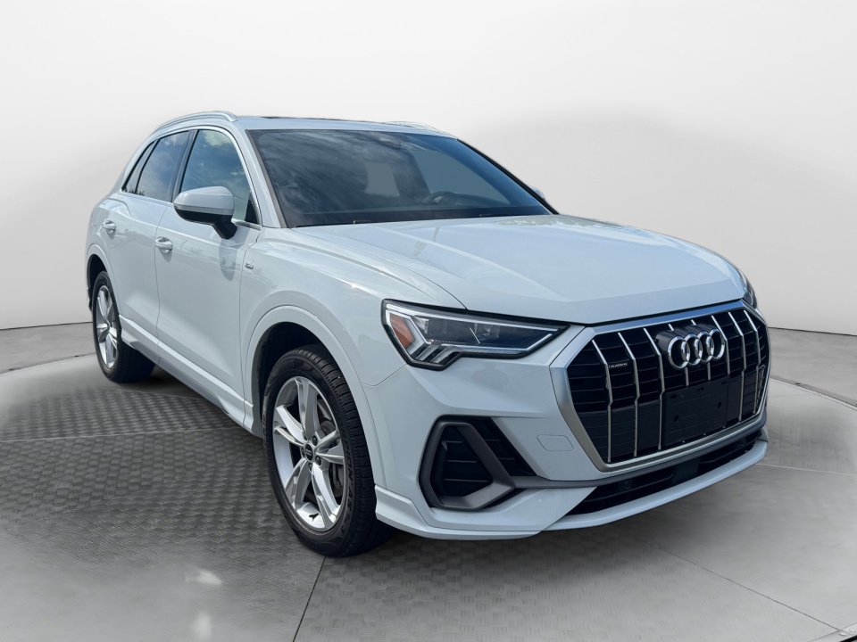 Used 2023 Audi Q3 2.0T Premium Plus AWD/4WD image 1