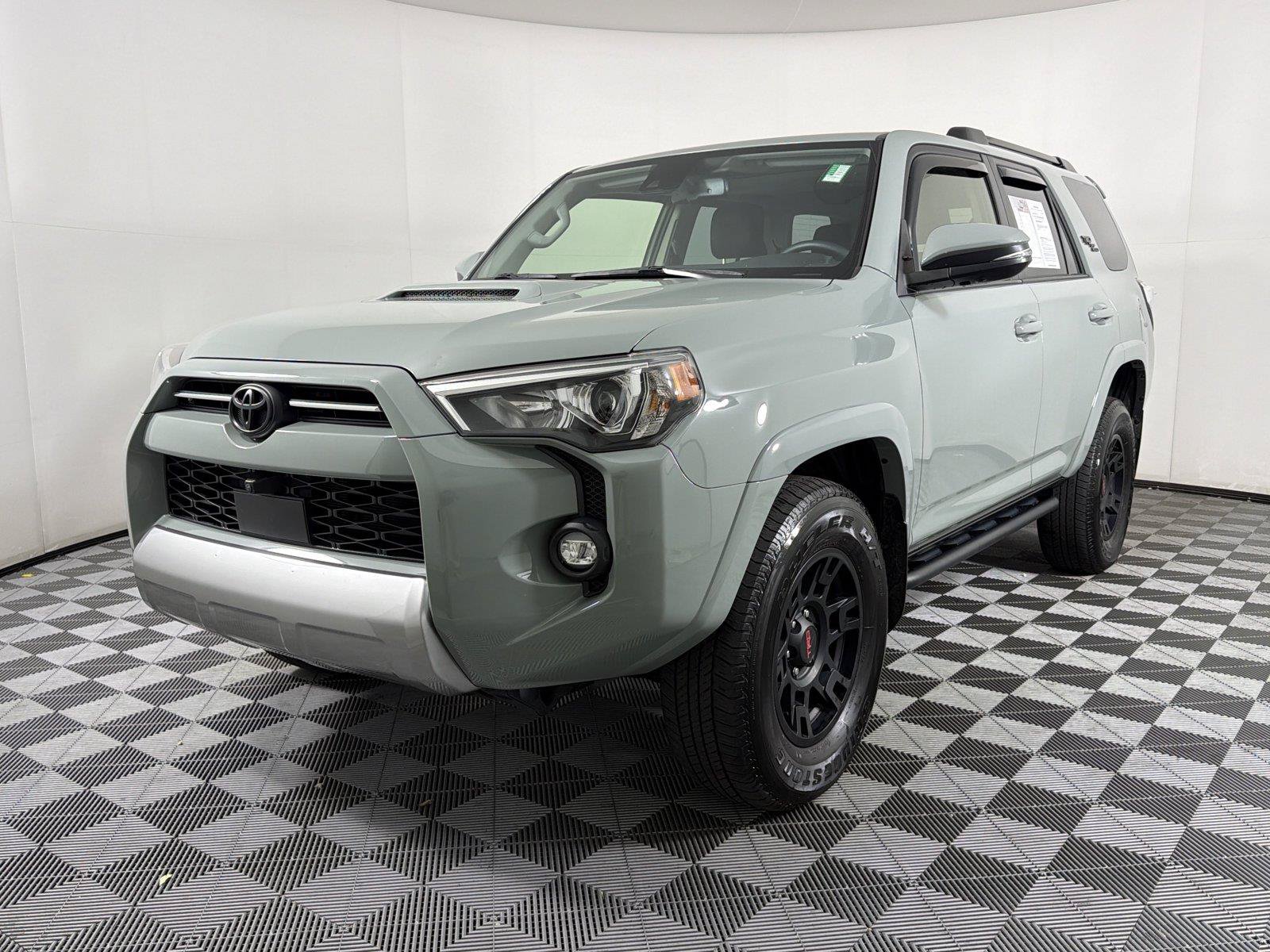 Used 2023 Toyota 4Runner TRD Off-Road Premium w/ Off Road Premium Plus Package AWD/4WD image 3