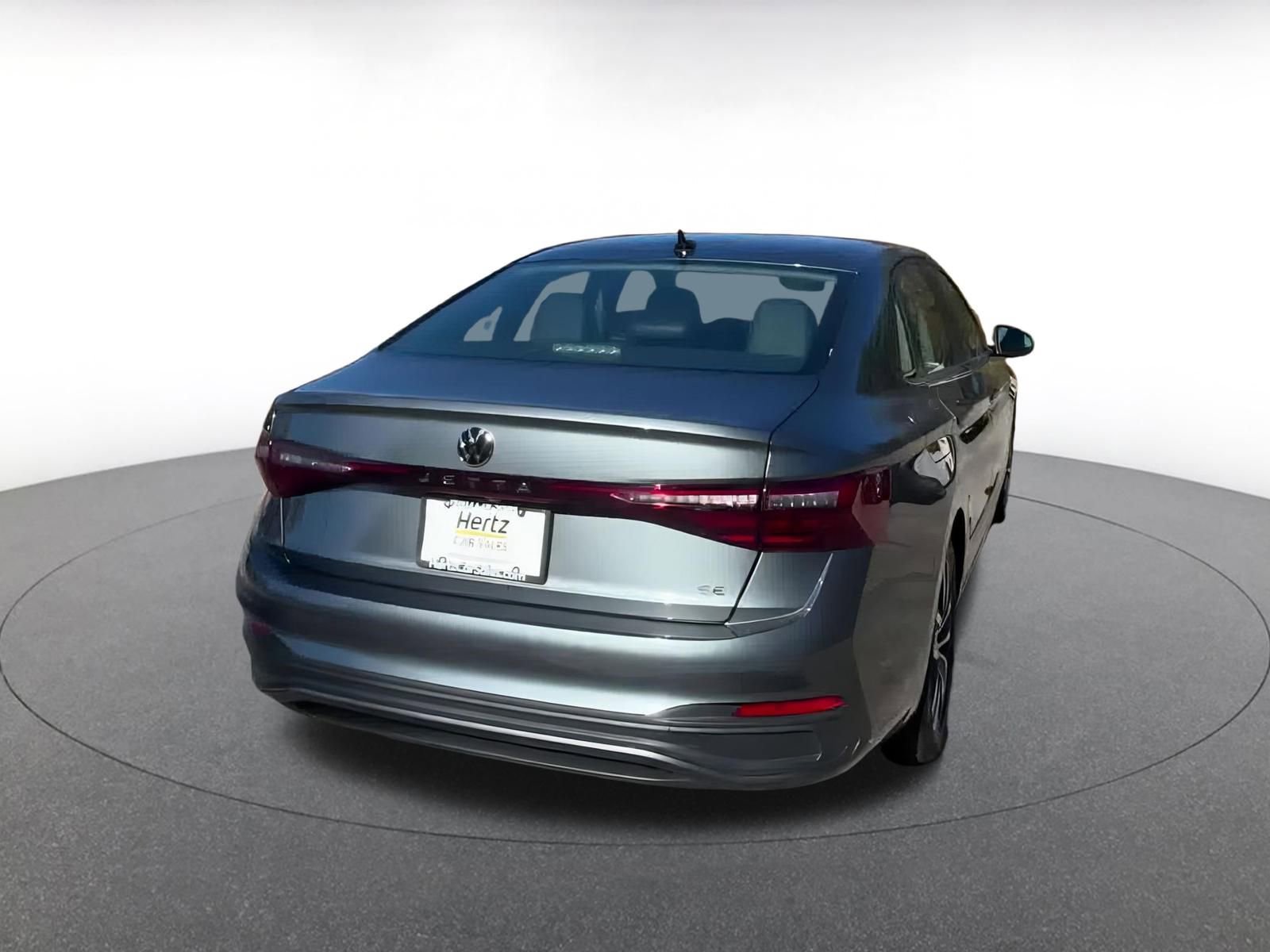 Used 2025 Volkswagen Jetta SE image 14