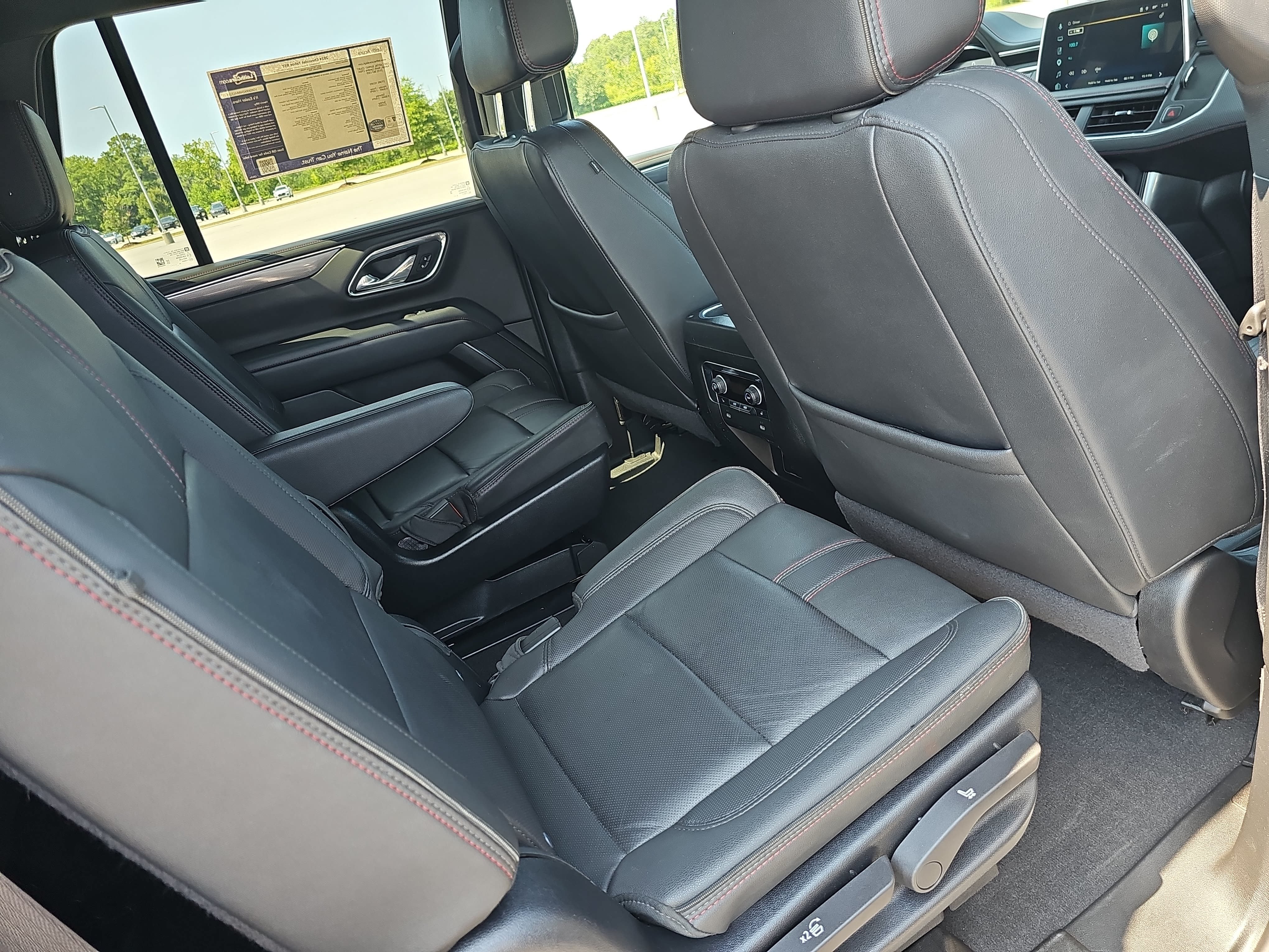 Used 2024 Chevrolet Tahoe RST w/ Luxury Package AWD/4WD image 11