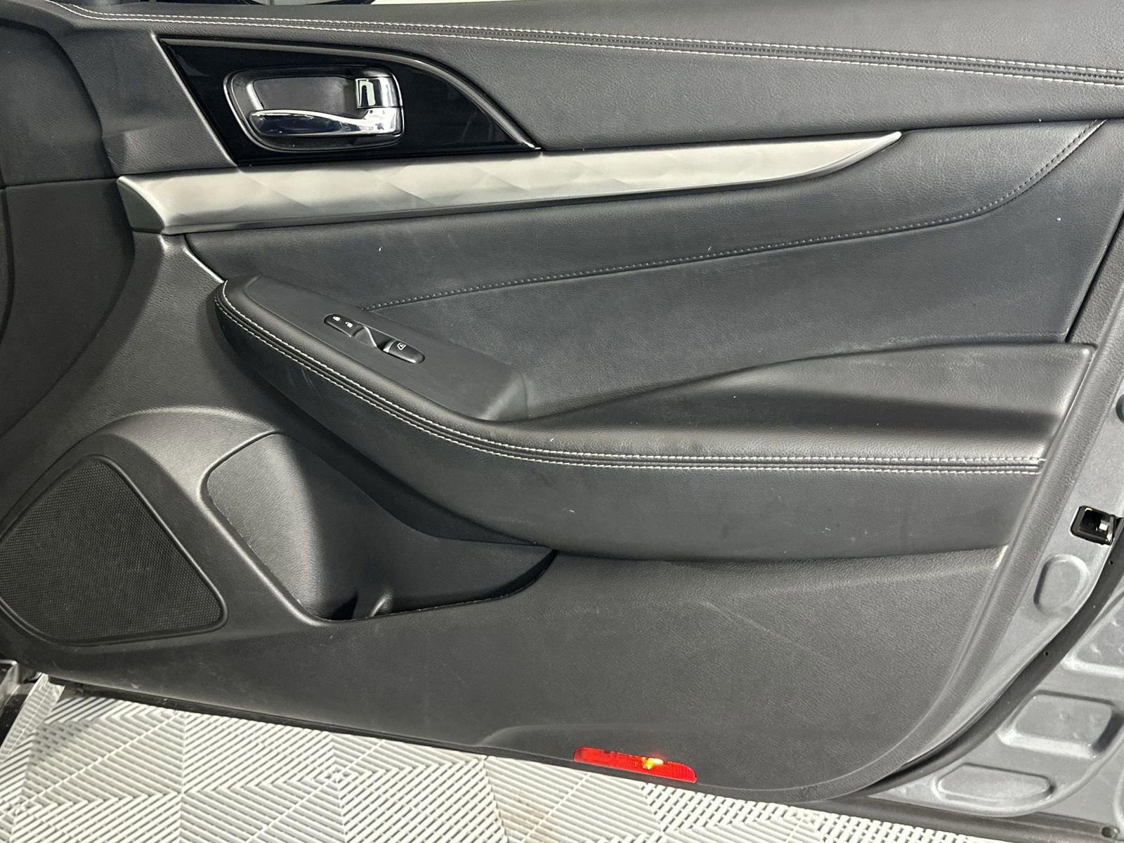Used 2020 Nissan Maxima 3.5 SL w/ Floor Mat Group FWD image 31