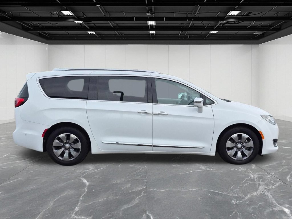 Used 2018 Chrysler Pacifica Limited w/ Advanced Safetytec Group FWD image 6