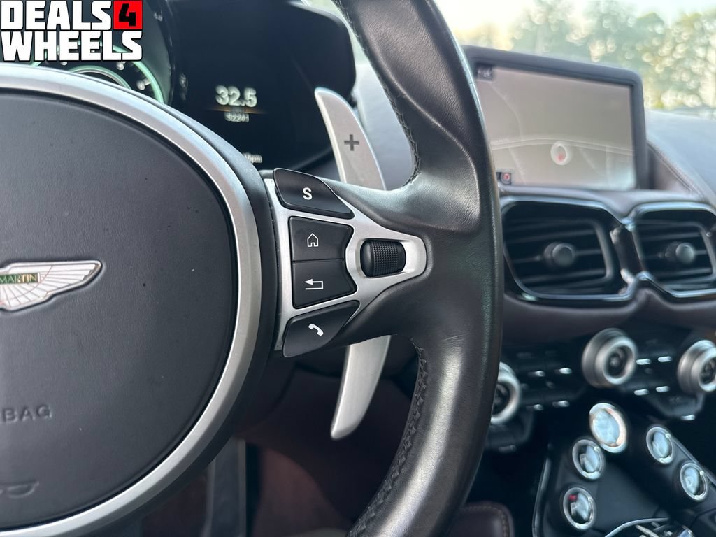 Used 2021 Aston Martin V8 Vantage Roadster RWD image 34