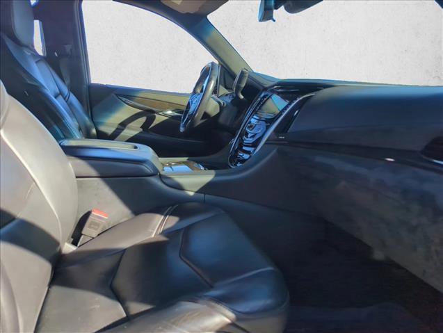 Used 2018 Cadillac Escalade Platinum image 21
