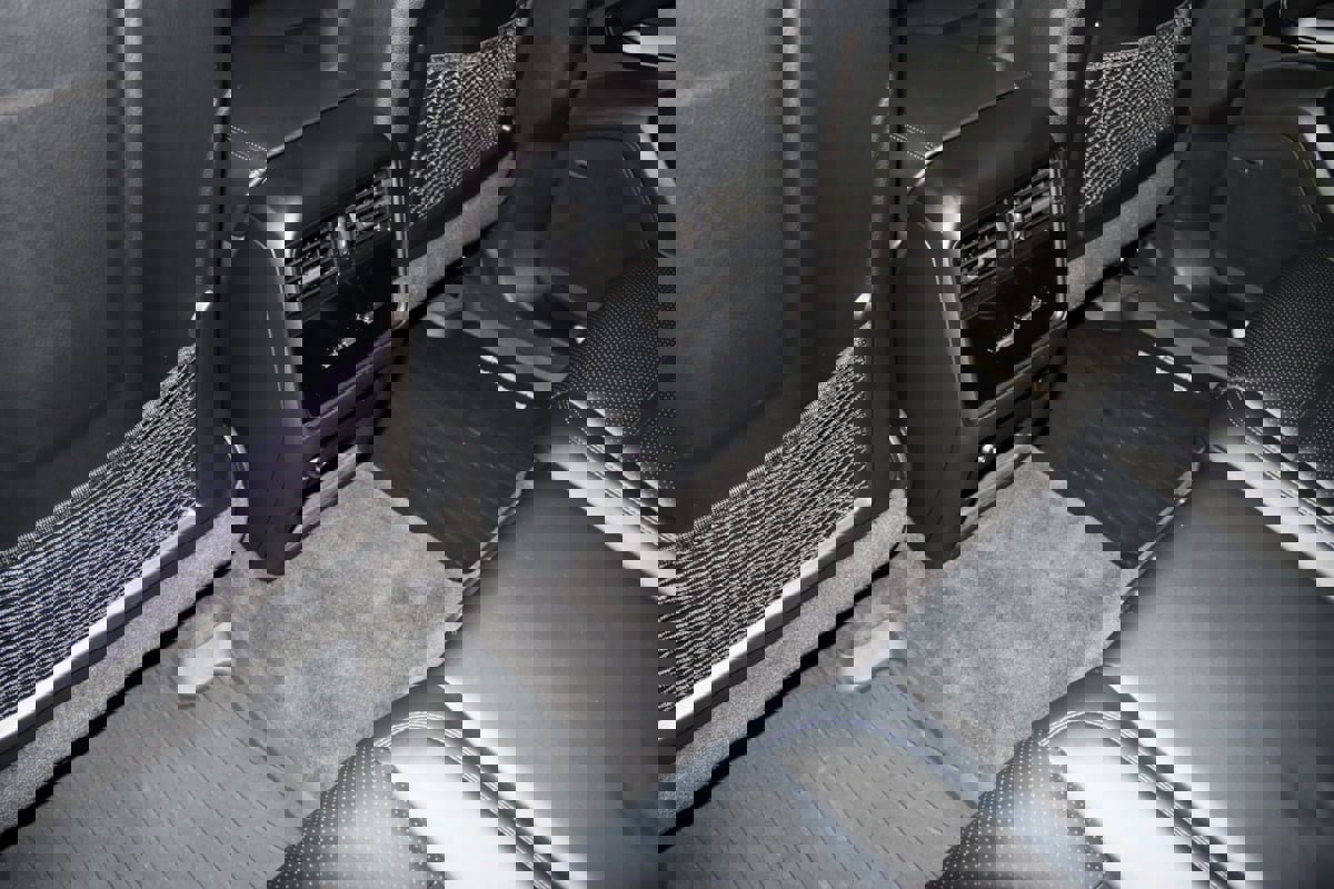 Used 2024 Porsche Cayenne image 65