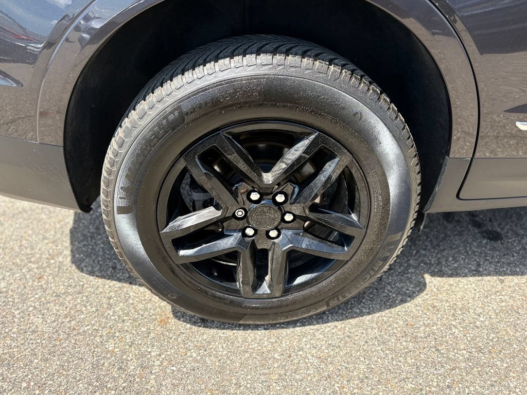 Used 2018 Cadillac XT5 FWD image 26