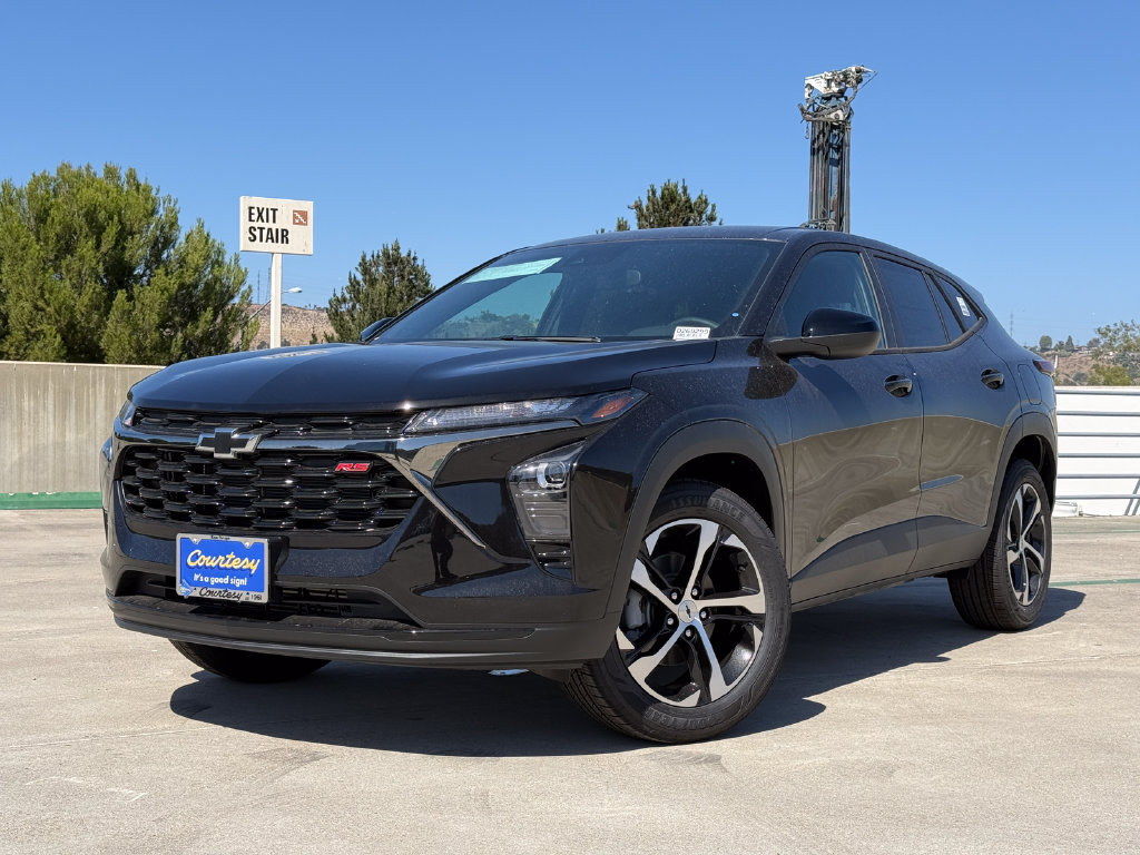 New 2026 Chevrolet Trax RS w/ Driver Confidence Package FWD image 2