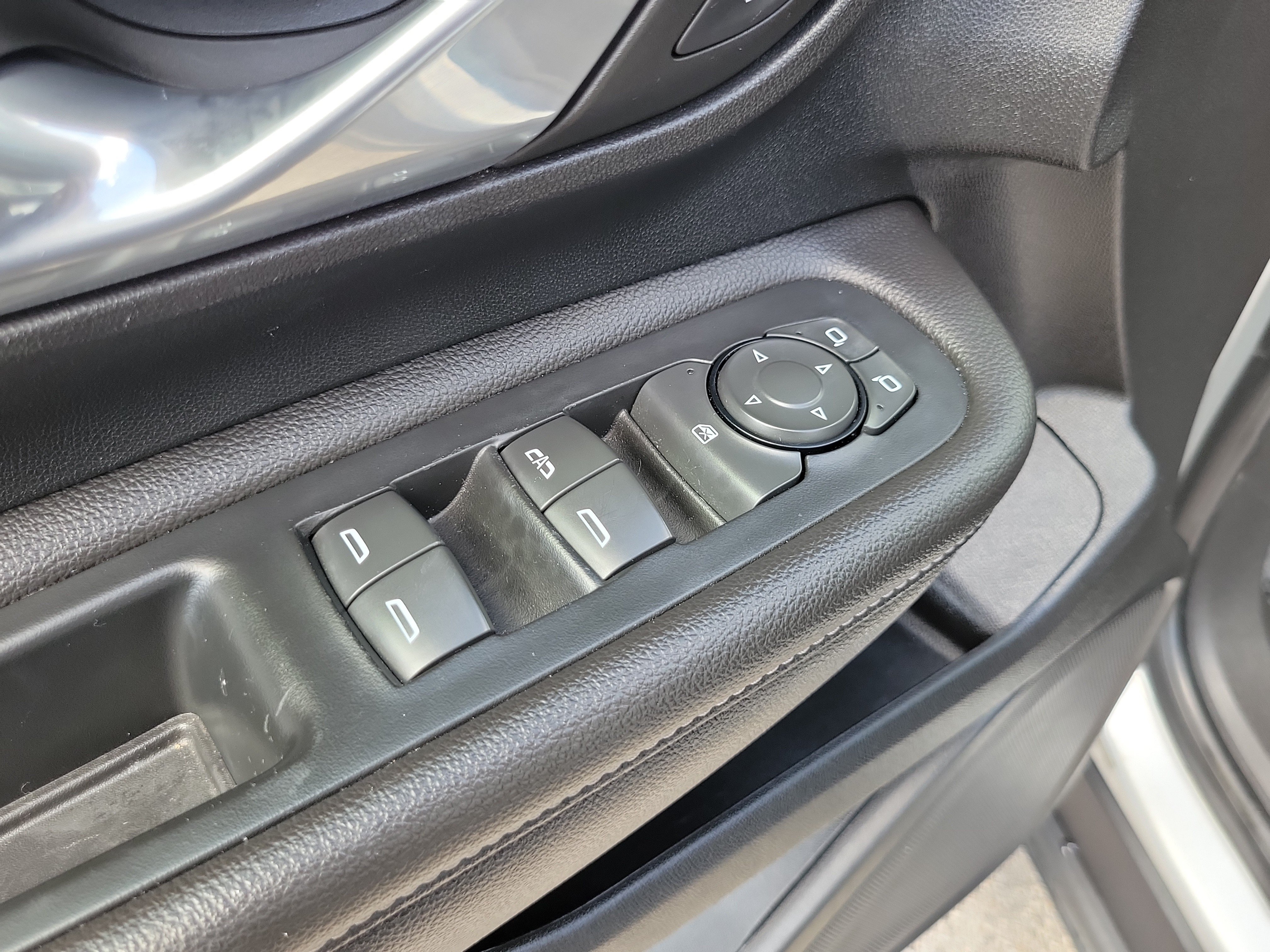 Used 2022 GMC Terrain SLE FWD image 23