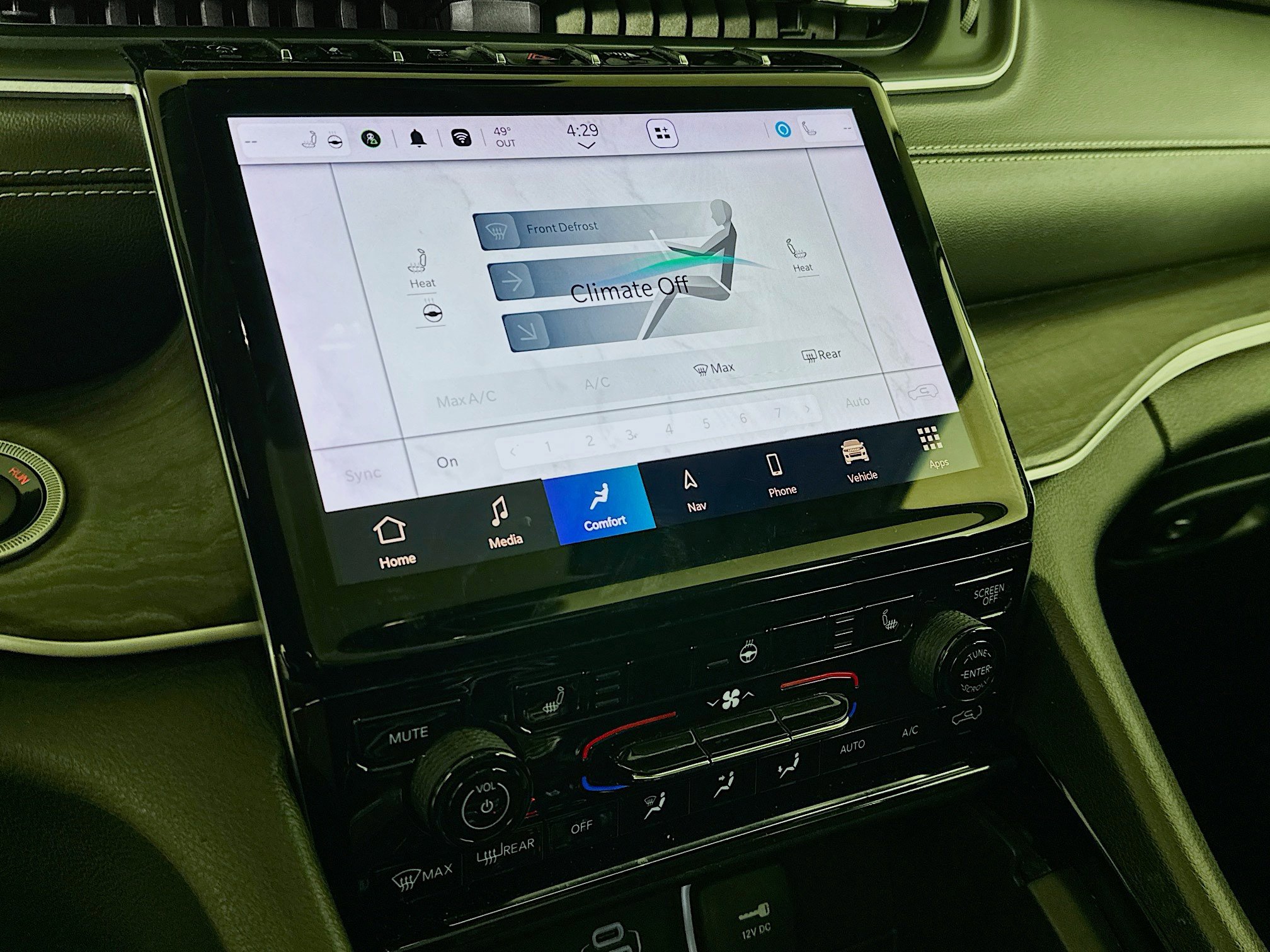 Used 2023 Jeep Grand Cherokee Limited image 24