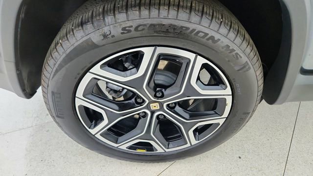 Used 2025 Rivian R1S Adventure image 59