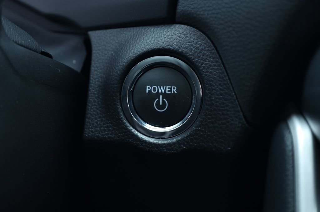 Used 2025 Toyota RAV4 XLE image 39