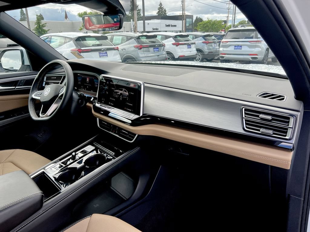 Used 2024 Volkswagen Atlas Cross Sport SE w/ Panoramic Sunroof Package FWD image 23