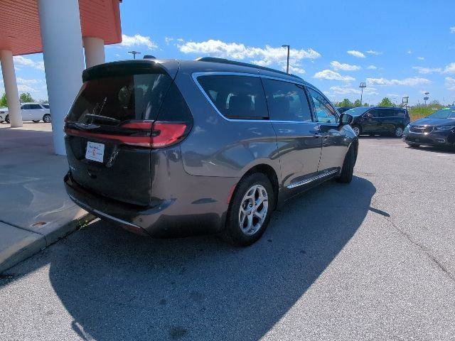 Certified 2023 Chrysler Pacifica Limited FWD image 34