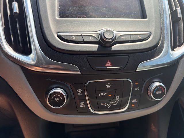 Used 2021 Chevrolet Equinox LS FWD image 16