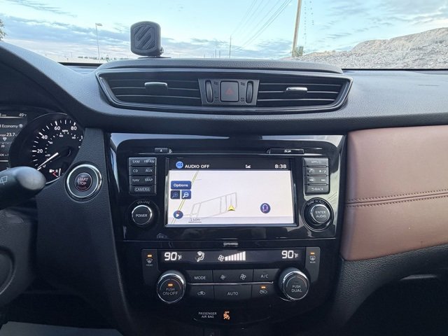 Used 2017 Nissan Rogue SL w/ SL Premium Package image 15