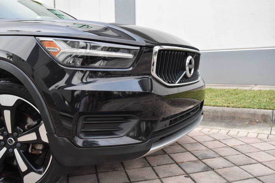 Used 2020 Volvo XC40 T5 Momentum w/ Protection Package Premier image 15