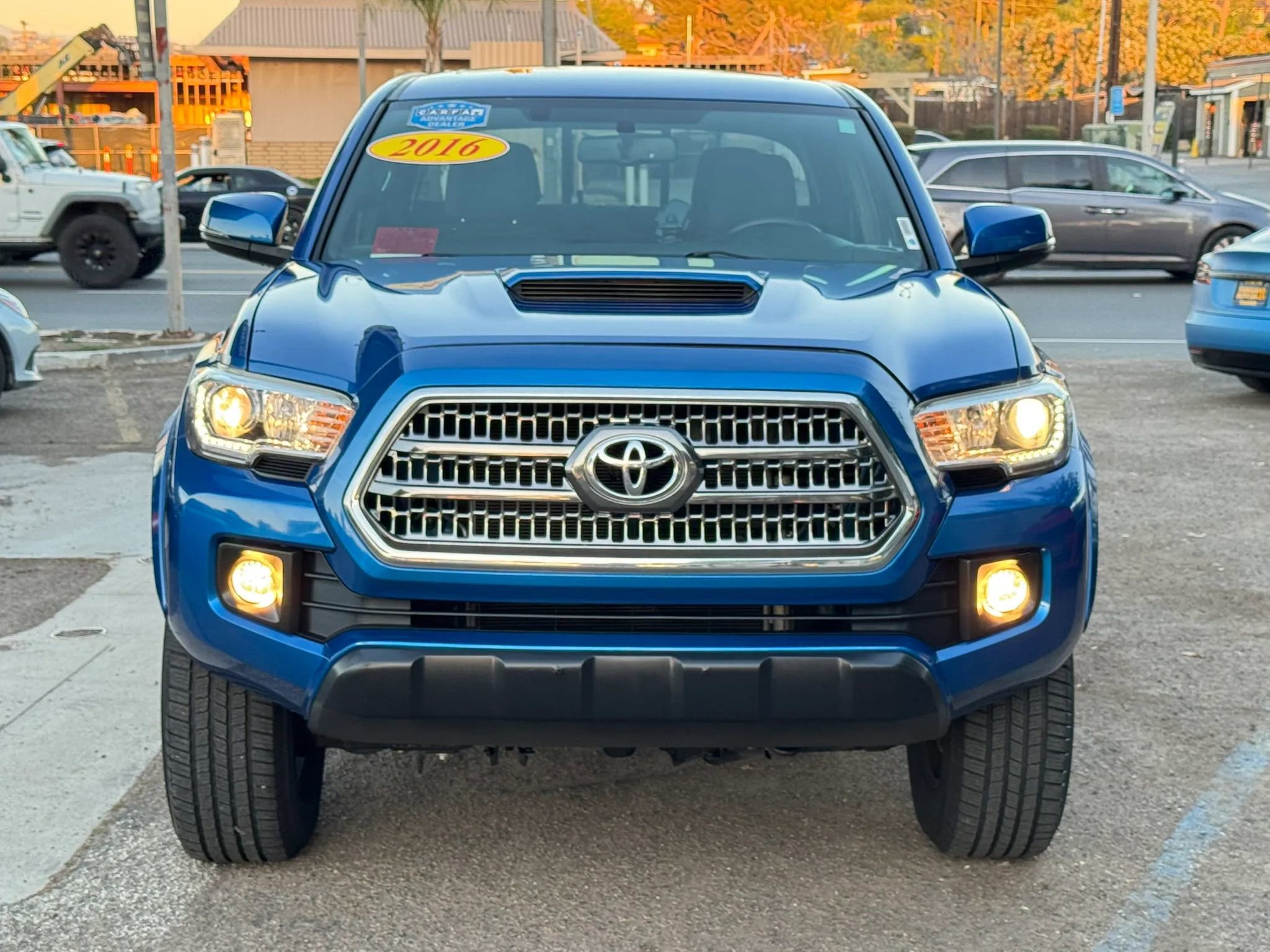 Used 2016 Toyota Tacoma TRD Sport RWD image 5