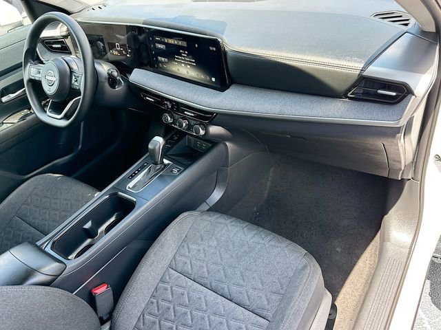 Used 2025 Nissan Kicks SV FWD image 26