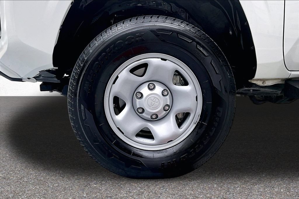 Certified 2023 Toyota Tacoma SR AWD/4WD image 38