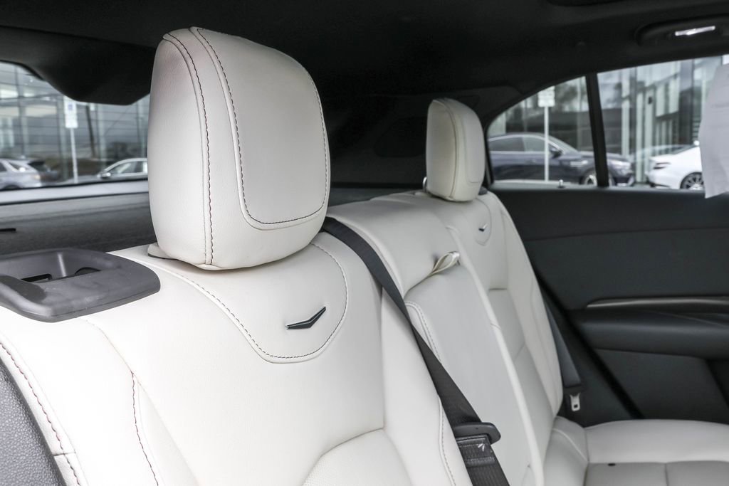 Used 2023 Cadillac XT4 Sport AWD/4WD image 37