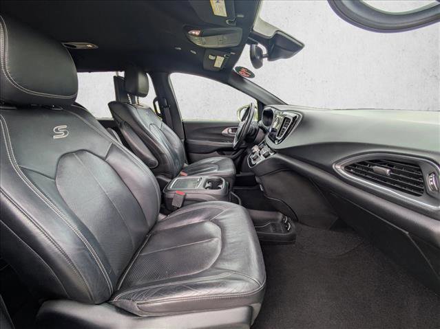 Used 2019 Chrysler Pacifica Touring-L Plus w/ Advanced Safetytec Group image 22