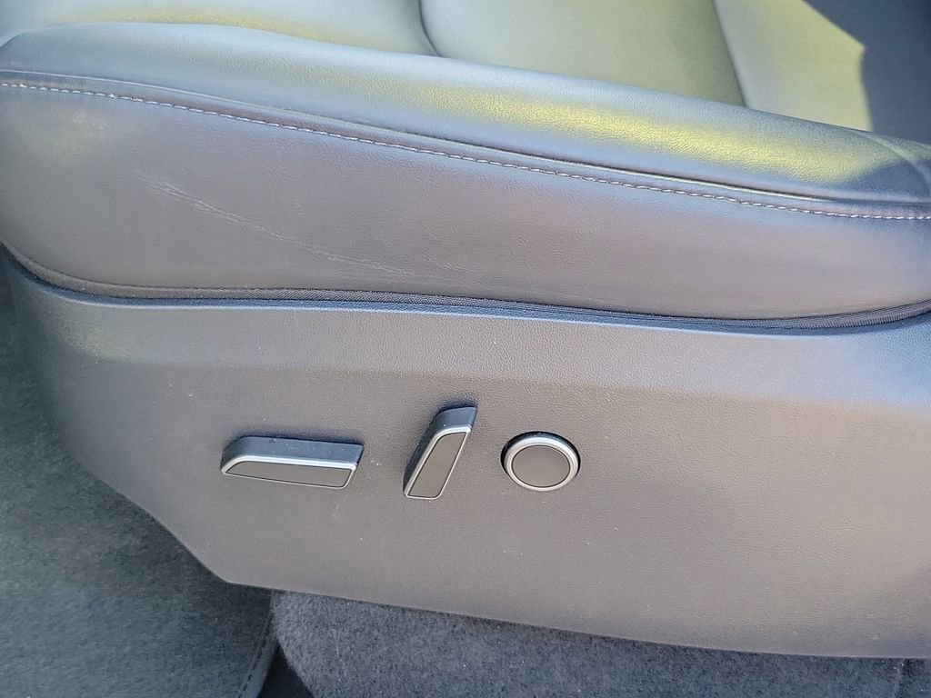 Used 2022 Tesla Model Y Long Range image 20