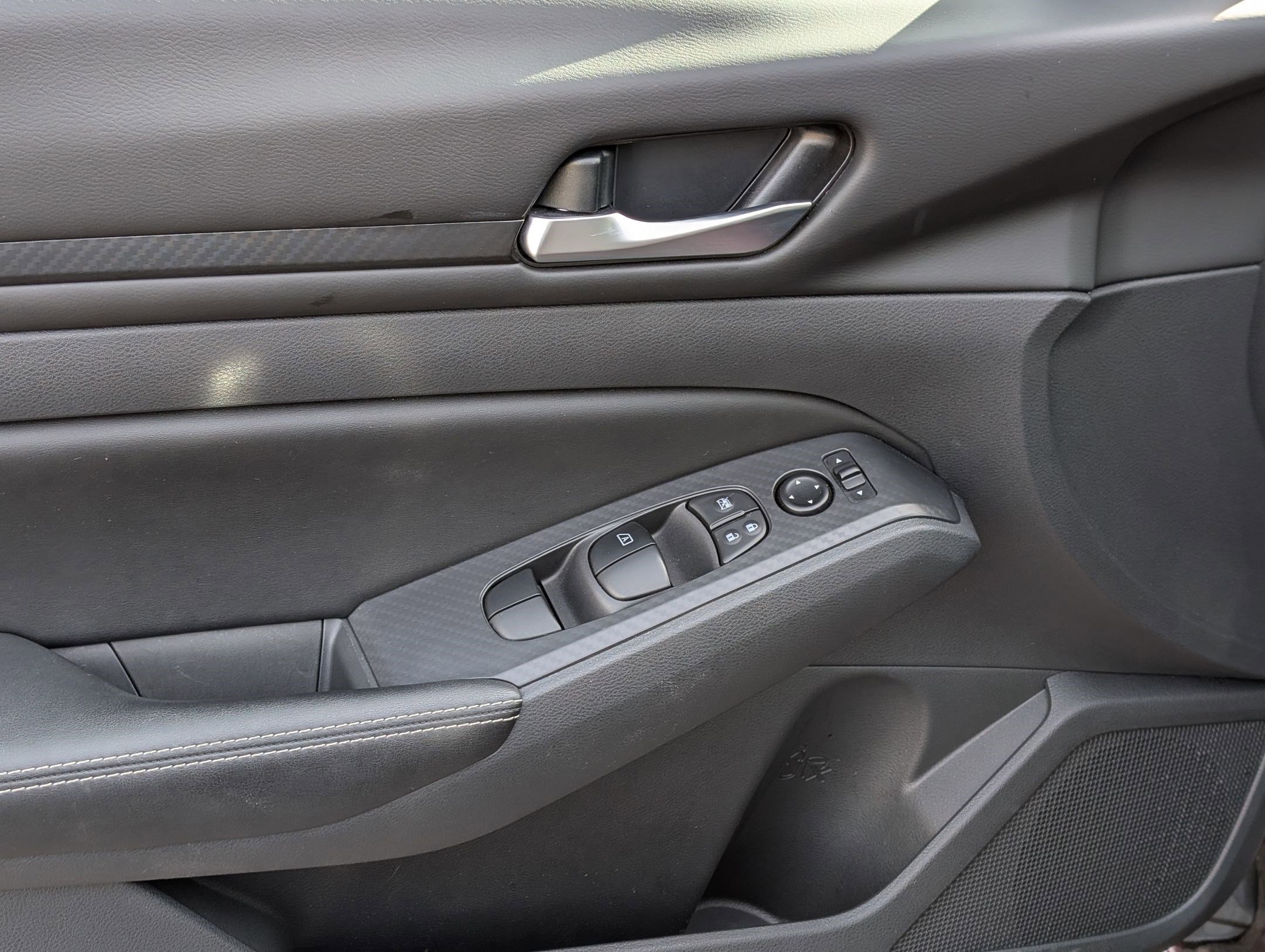 Used 2024 Nissan Altima 2.5 SV image 14