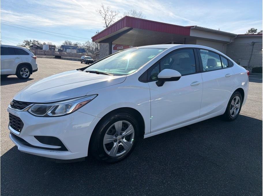 Used 2017 Chevrolet Cruze LS FWD image 3