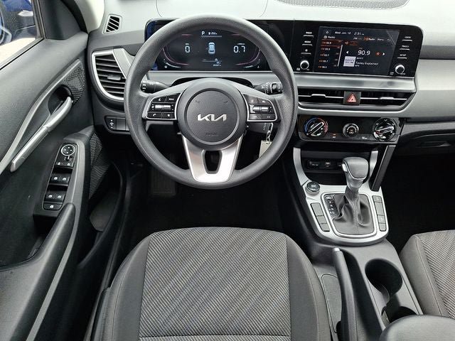 Used 2024 Kia Seltos LX AWD/4WD image 11